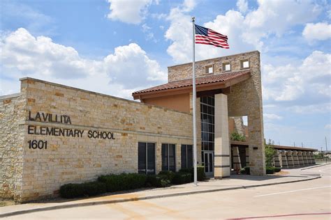 Carrollton farmers branch - What Makes Us Unique. Educating more than 24,000 students across 38 campuses, Carrollton-Farmers Branch ISD is a hub of cultural diversity encompassing 53.42 miles in all or parts of six cities in Dallas and Denton counties. CFBISD embraces a population representing 116 countries and 55 different languages.